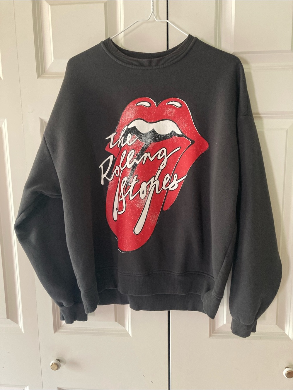 The Rolling Stones distressed logo black women’s small (6/8) sweatshirt